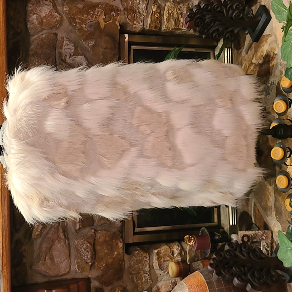 Steve Madden Fur Vest - Picture 4 of 5